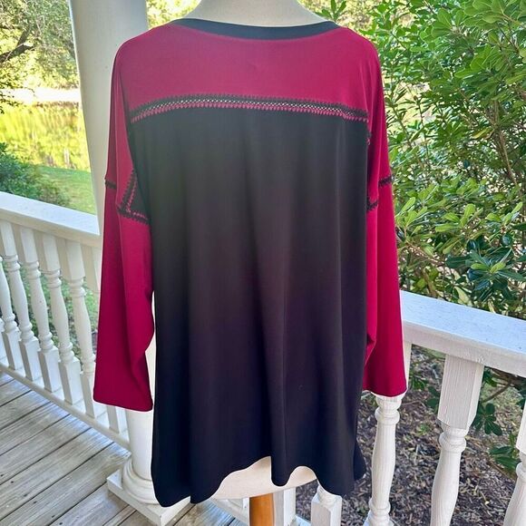 IC. Collection Colorblock Knit Pullover - Picture 2 of 3